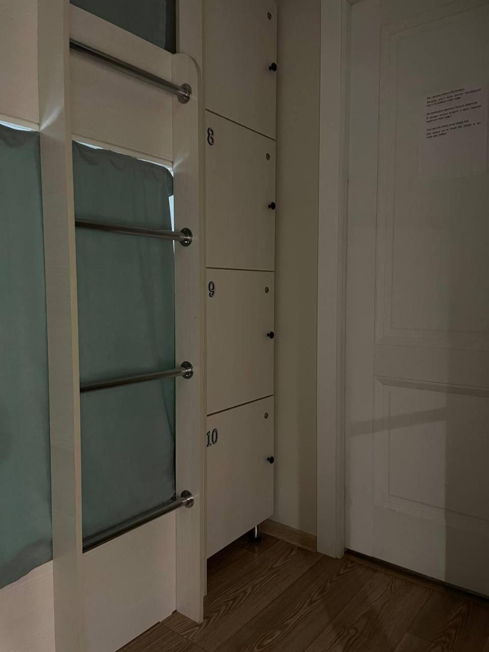 Hostel Nomad Almaty Eksteriør bilde