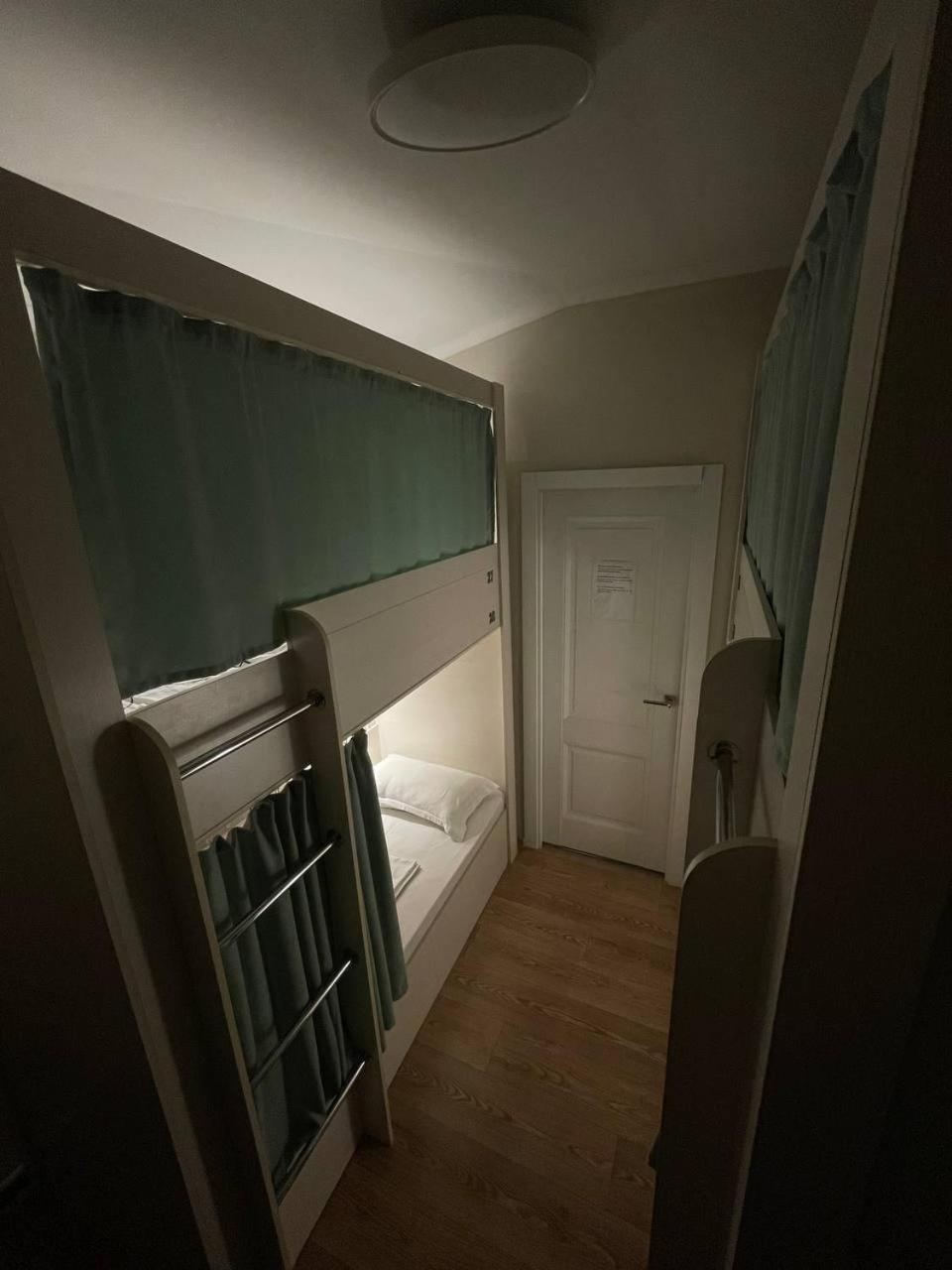 Hostel Nomad Almaty Eksteriør bilde